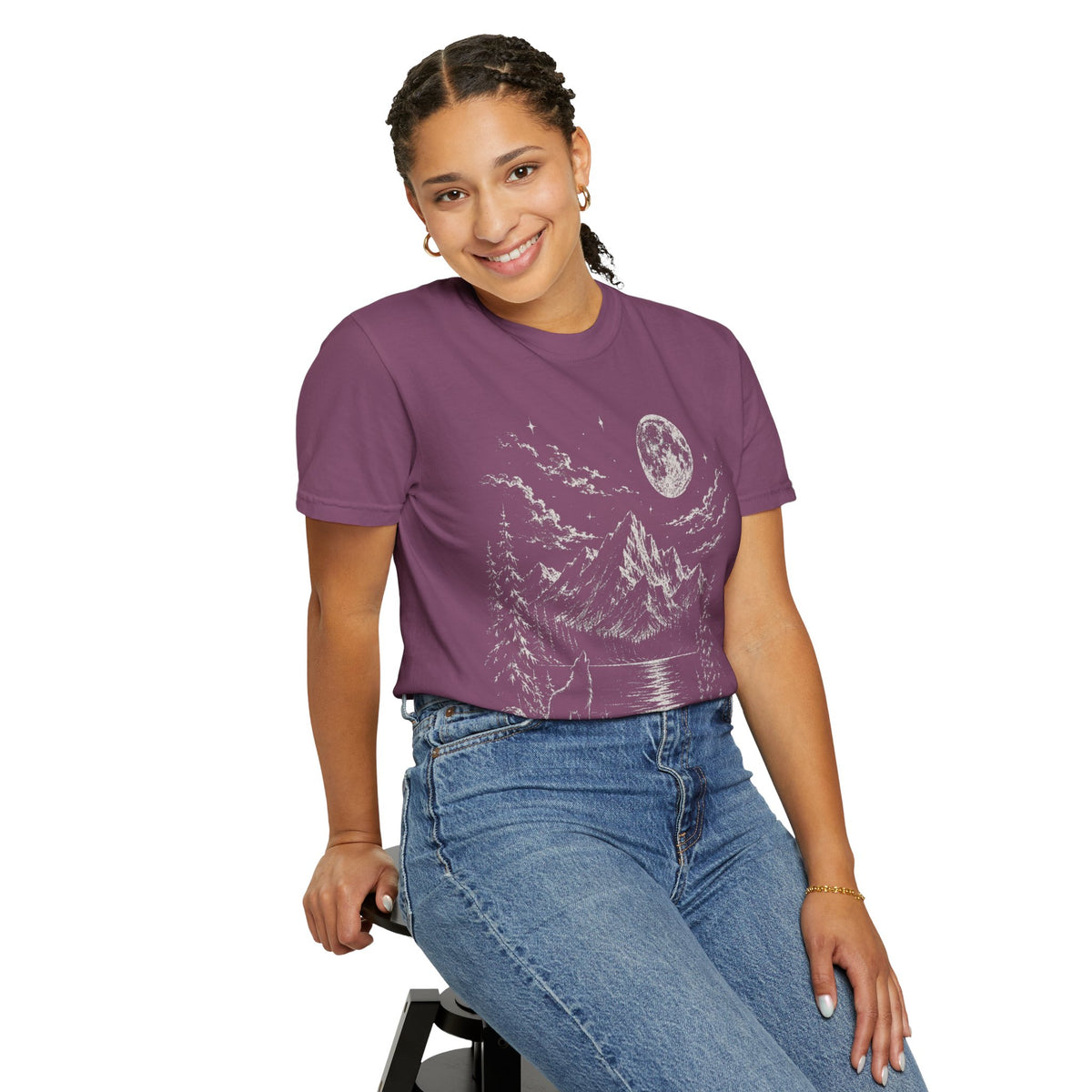 Vintage Wolf Moon T-Shirt – Howling Wolf Mountain & Forest Graphic Tee