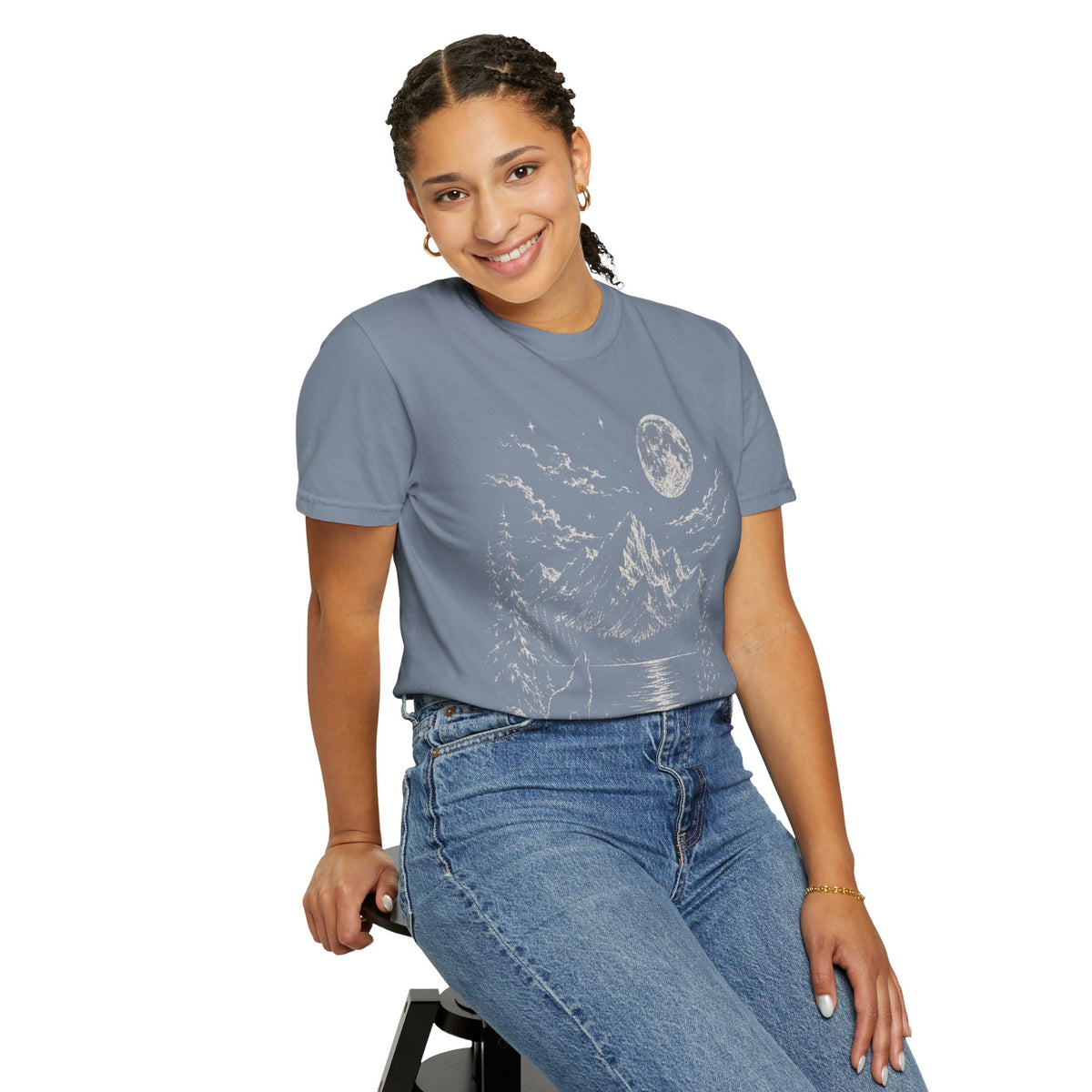 Vintage Wolf Moon T-Shirt – Howling Wolf Mountain & Forest Graphic Tee