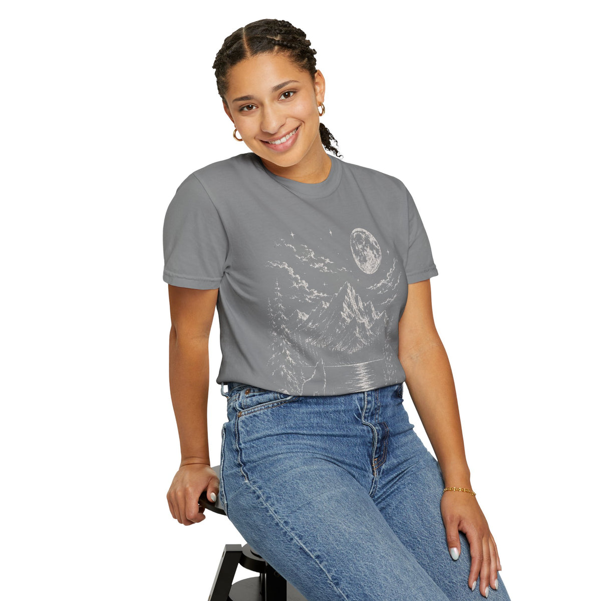 Vintage Wolf Moon T-Shirt – Howling Wolf Mountain & Forest Graphic Tee