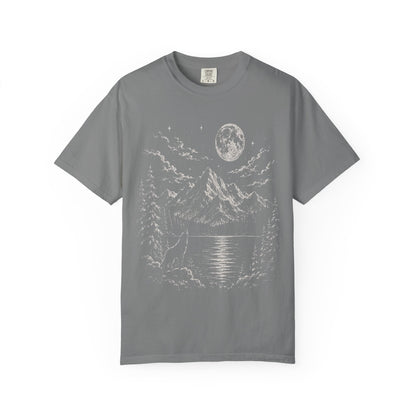 Vintage Wolf Moon T-Shirt – Howling Wolf Mountain & Forest Graphic Tee