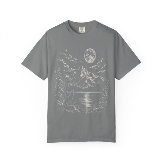 Vintage Wolf Moon T-Shirt – Howling Wolf Mountain & Forest Graphic Tee